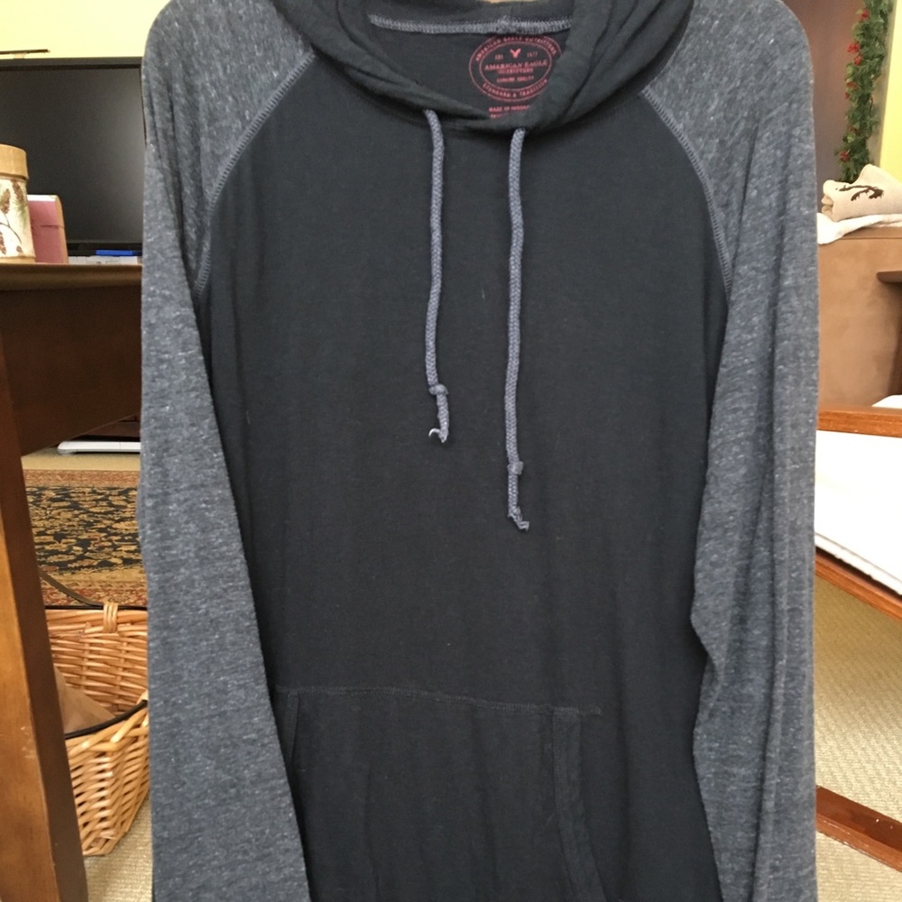 Mens lightweight sweatshirt/ hooded long sleeve